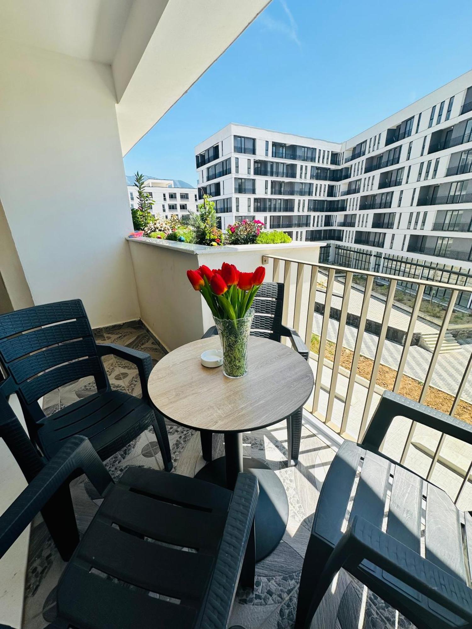 Family Apartment Тирана Екстериор снимка