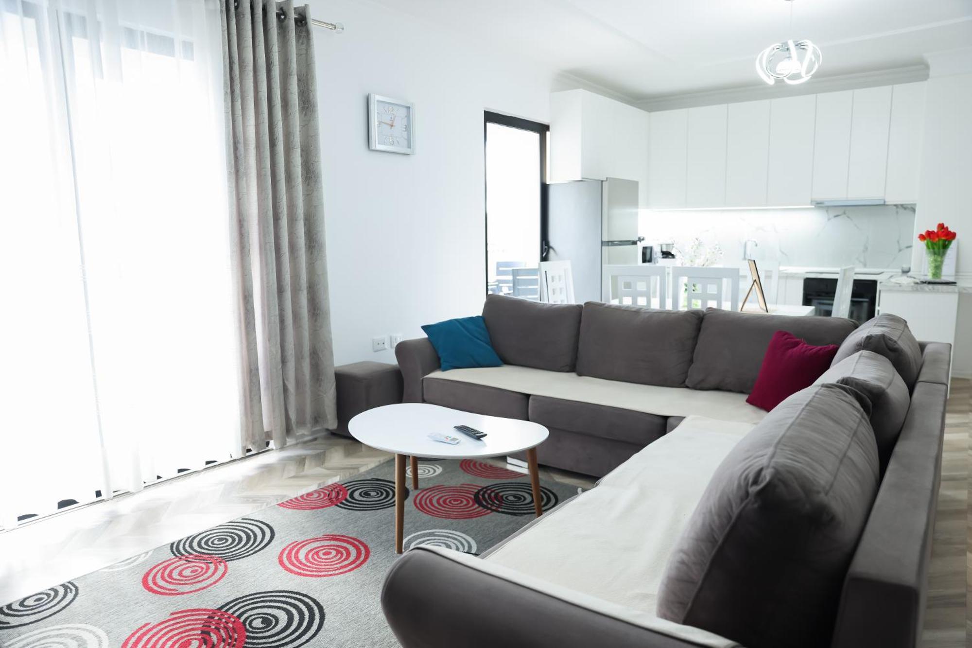 Family Apartment Тирана Екстериор снимка