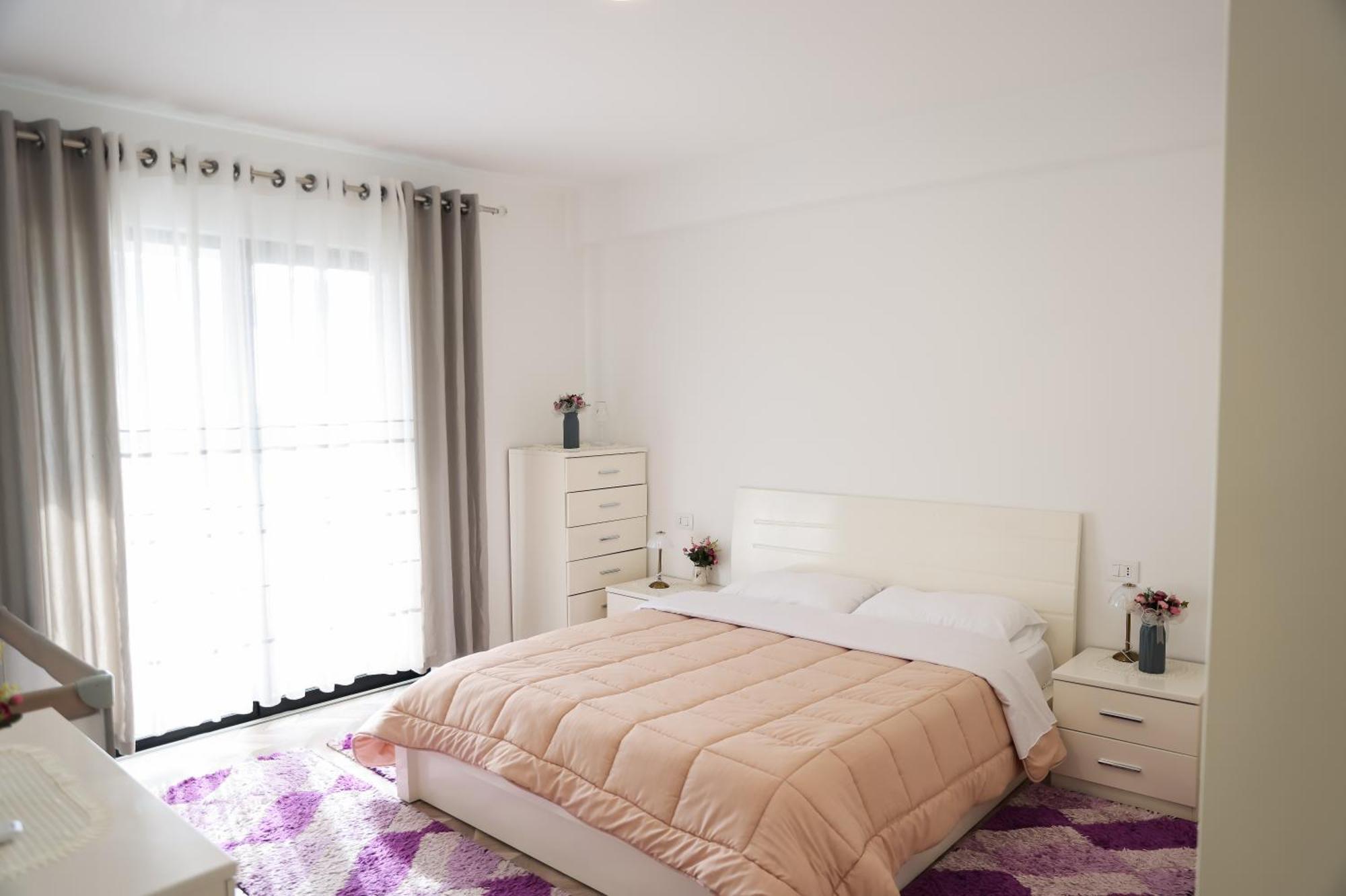 Family Apartment Тирана Екстериор снимка