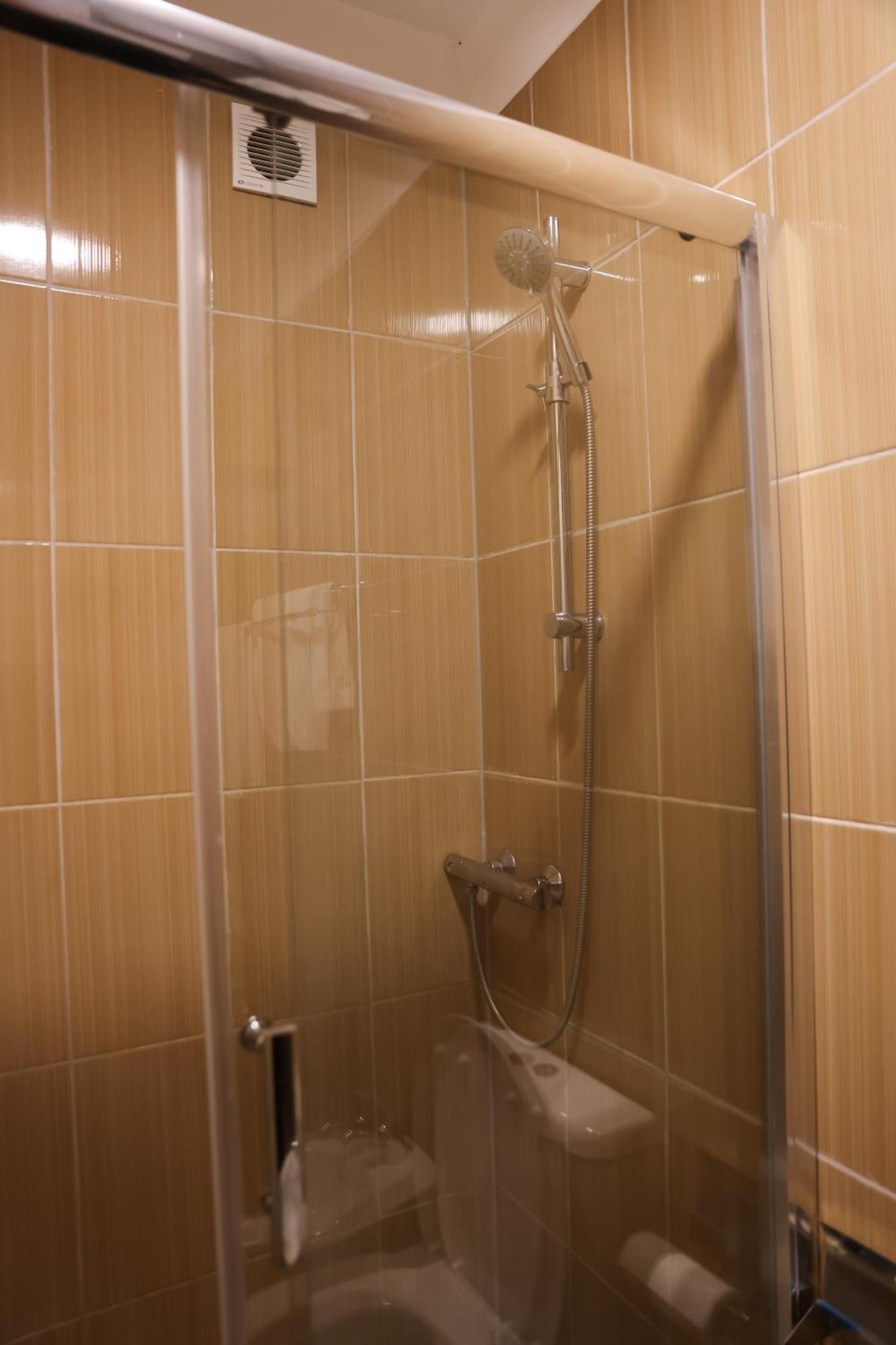 Family Apartment Тирана Екстериор снимка