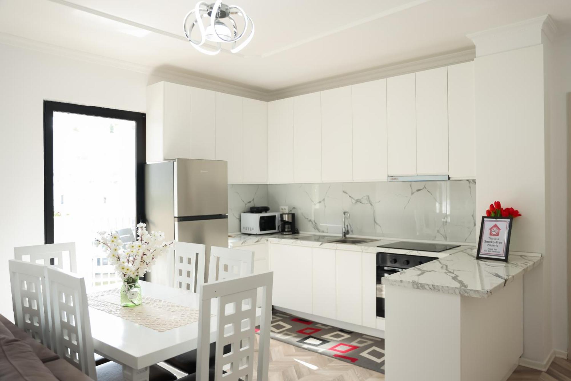 Family Apartment Тирана Екстериор снимка